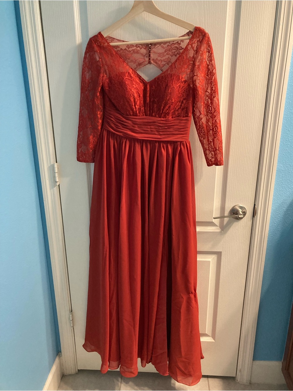 Elegant Vermilion Lace Evening Dress with Illusion Sleeves